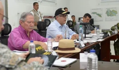 Presidente Iván Duque en un consejo de seguridad. Lo acompaña el Ministro de Defensa, Guillermo Botero.