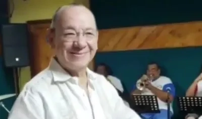 El locutor Álvaro Barbosa Calado.