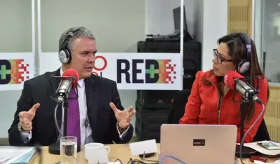 El Presidente Duque es entrevistado por la periodista barranquillera Erika Fontalvo en Caracol Radio.