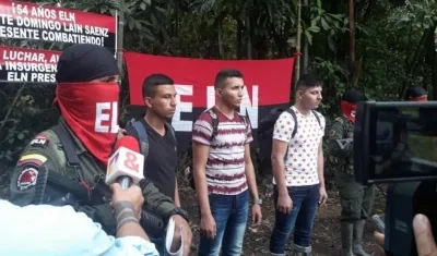  Momento de la entrega de los secuestrados por el ELN.