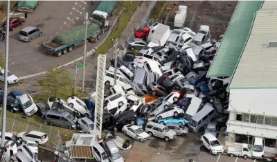 Imagen de una calle de Japón por donde pasaron los vientos del tifón Jebi.