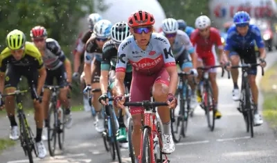 Jonathan Restrepo ataca durante la etapa. 