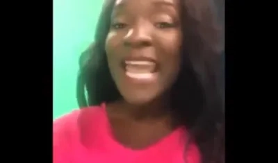 Cécile Djunga, presentadora de la televisión pública belga "RTBF".