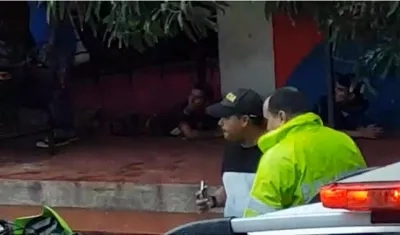 Dos de los presuntos delincuentes que fueron capturados. 