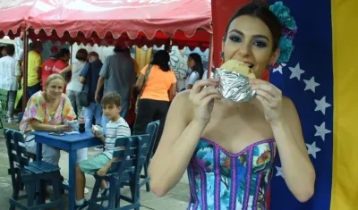 La Reina del Carnaval 2019, Carolina Segebre, se unió a la celebración y también degustó.
