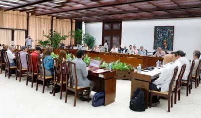 ELN hacemos un llamado a todos los interesados en la paz de Colombia, a no dejarse confundir.