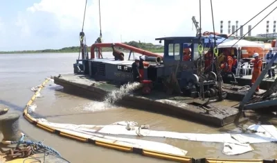 Una vez reflotada se procede con la evacuación del agua.