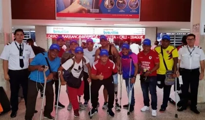 Los integrantes del equipo atlanticense. 