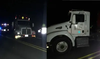 Esta es la tractomula que se varó.