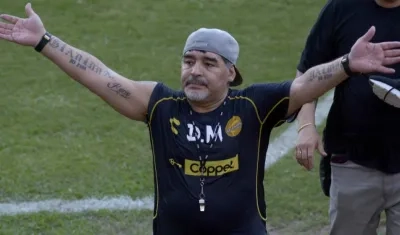 Diego Armando Maradona, técnico de Dorados. 