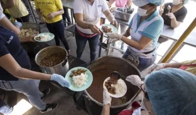El PMA sirve 2.000 raciones de comidas diarias a venezolanos.