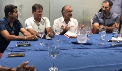 Reunión con el gobernador Eduardo Verano. 