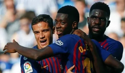 Ousmane Dembelé, celebra co sus compañeros. 