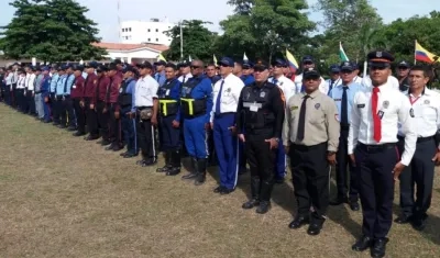 Vigilantes de la seguridad privada durante el evento. 