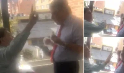 Estaban hablando distraída y amenamente, el condenado por parapolítica Álvaro García y el gobernador de Sucre, Édgar Martínez.