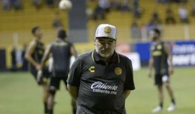 Diego Maradona, técnico de los Dorados de México.