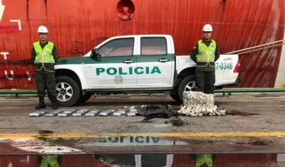 Droga hallada en un barco en el puerto de Santa Marta.