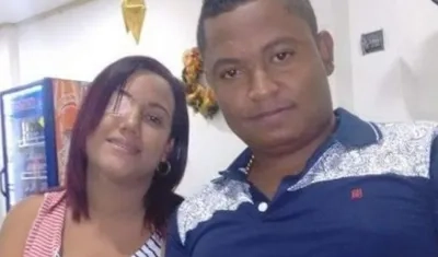 María Claudia Escobar junto a su esposo Wilfrido González.