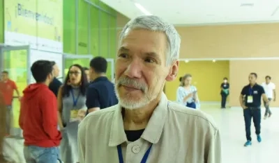 El escritor cartagenero Roberto Burgos Cantor.