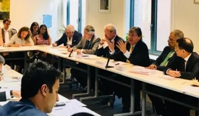  Canciller Holmes Trujillo participó como panelista en la charla ‘Desafíos y respuestas de la crisis migratoria en América Latina’.