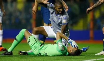 Esteban Andrada tras el golpe con el jugador de Cruzeiro. 