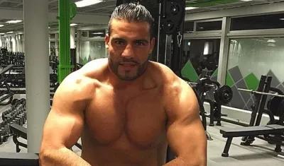  Manuel Charr, campeón mundial de peso pesado de la Asociación Mundial de Boxeo (AMB). E