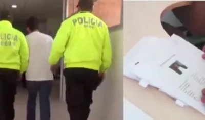 El hombre durante el procedimiento de captura.