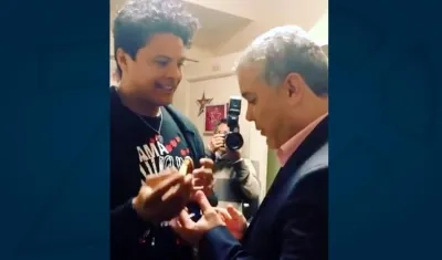 El músico Tato Marenco y el presidente Iván Duque.