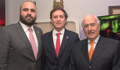 El Representante José Amar, el Embajador Ricardo Hernández y el expresidente de la República Andrés Pastrana.