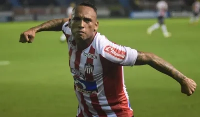 Celebración del gol de Jarlan Barrera.