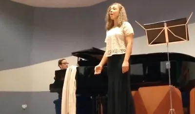 La soprano Laura Saldarriaga y la pianista Yamira Rodríguez.