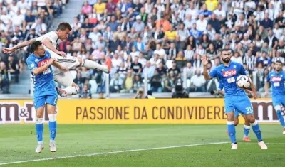 Mario Mandzukic anotando uno de sus goles. 