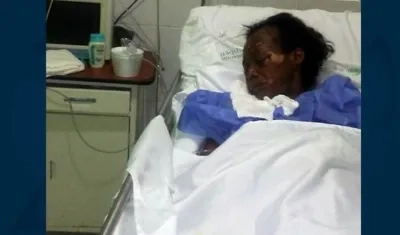 Mujer internada sin familia en la Clínica Campbell.