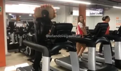 Orlando Vega y la Reina del Carnaval.