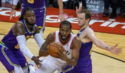 Kawhi Leonard, en acción del partido. 