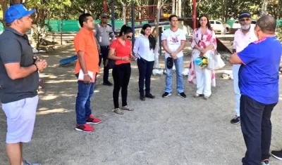 El Alcalde Augusto Ramírez Uhia ultimando detalles en el parque Casimiro Maestre.