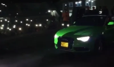 Llegada en carro de Diomedes de Jesús al Parque de la Leyenda Vallenata.