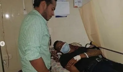 El cantante Orlando Liñán visitó en el centro asistencial a su guacharaquero Deimer Toncel.