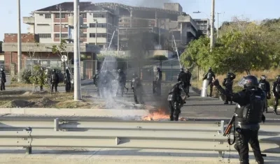 Levantamiento del cese de actividades se mantuvo la protesta hasta que finalmente llegó personal del Esmad