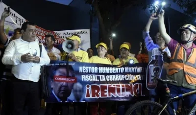 Exigen la renuncia del Fiscal, Néstor Humberto Martínez Neira