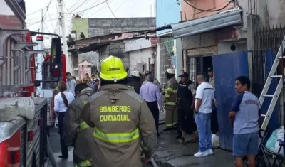 En las acciones participaron 60 bomberos.