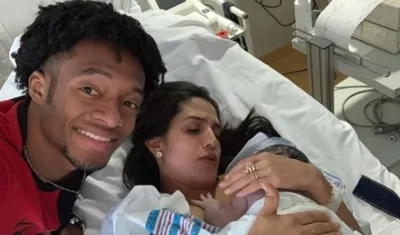 Juan Guillermo Cuadrado, su esposa Melissa y su hijo Lucas.