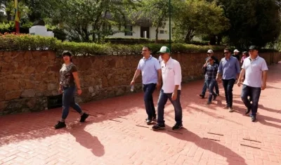 El alcalde de Usiacurí, Ronald Padilla, y el Gobernador Eduardo Verano.