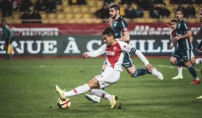 Falcao anota el gol del AS Mónaco. 