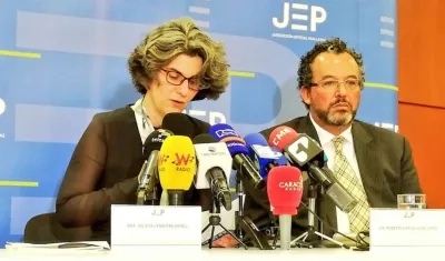 La Justicia Especial para la Paz (JEP) citó hoy a 31 exjefes de la antigua guerrilla de las FARC