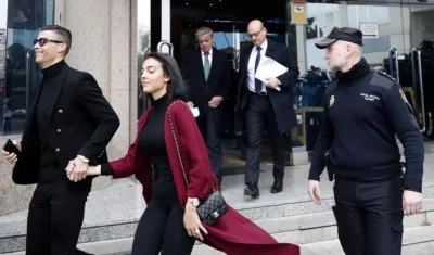 Cristiano Ronaldo saliendo de la audiencia.