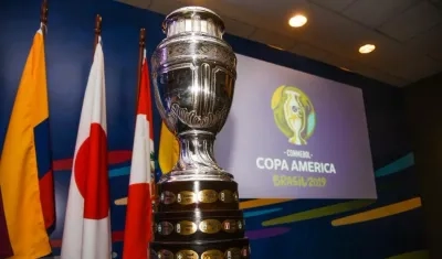 El trofeo de la Copa América, ganado solo una vez por Colombia. 