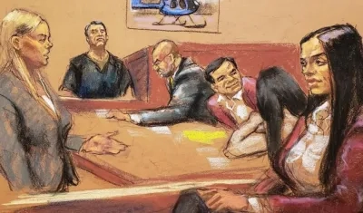 Dámaso López (en el fondo), Joaquín 'Chapo' Guzmán (centro) y su esposa Emma Coronel (derecha).