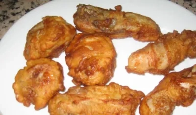Es un factor de riesgo comer pollo frito si se es mujer entre los 50 y 65 años.