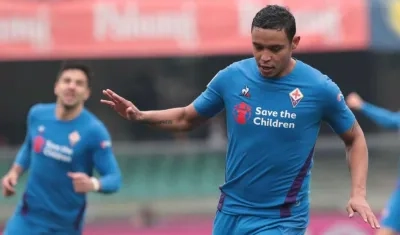 Luis Fernando Muriel celebra su nuevo gol con la Fiorentina. 